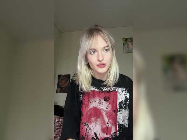 LizzuCrown live cam on BongaCams