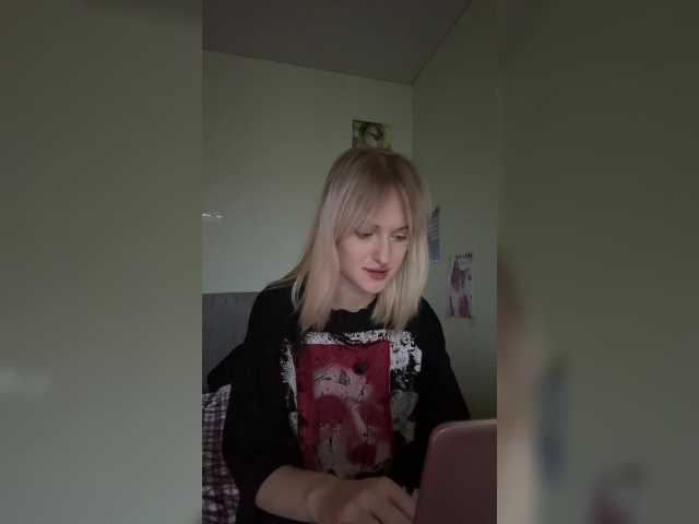 LizzuCrown live cam on BongaCams