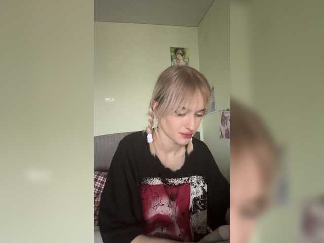 LizzuCrown live cam on BongaCams