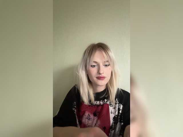 LizzuCrown live cam on BongaCams