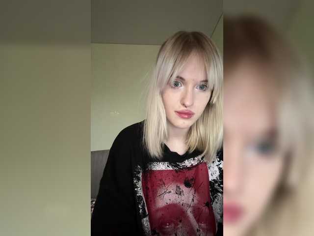 LizzuCrown live cam on BongaCams