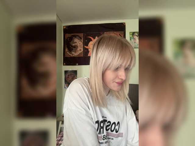 LizzuCrown live cam on BongaCams