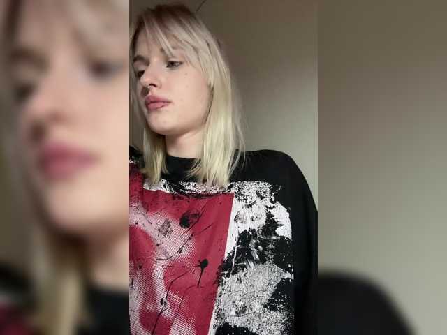 LizzuCrown live cam on BongaCams