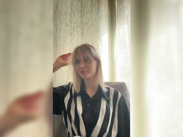 LizzuCrown live cam on BongaCams