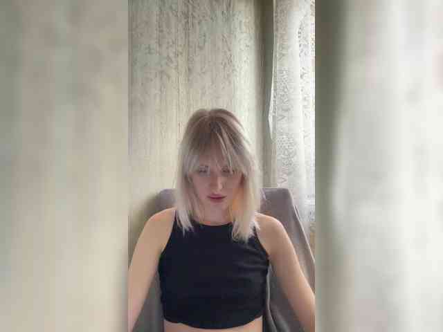 LizzuCrown webcam