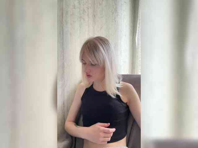 LizzuCrown webcam