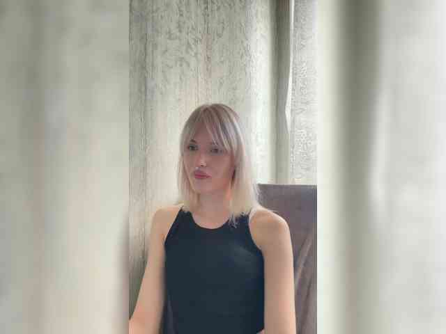 LizzuCrown webcam