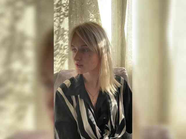 Модель: LizzuCrown