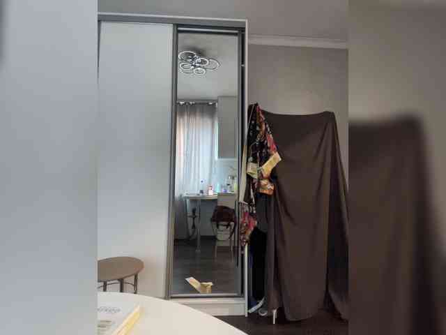 Empress-Ive webcam