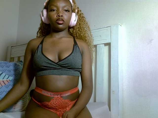 sexyblissy live cam on BongaCams