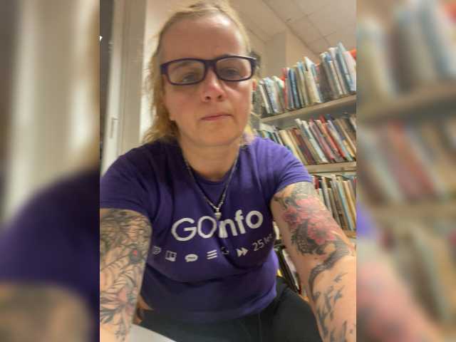 Aurora-Quinn69 live cam on BongaCams