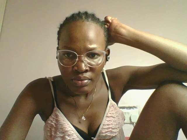 Jennyf, en vivo ahora en BongaCams