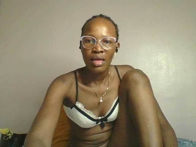 Jennyf live cam on BongaCams