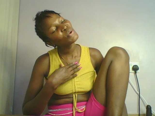 Jennyf live cam on BongaCams