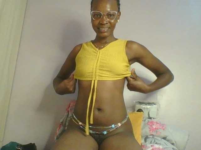 Jennyf live cam on BongaCams
