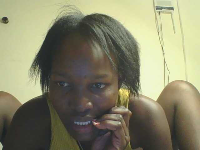 Jennyf live cam on BongaCams