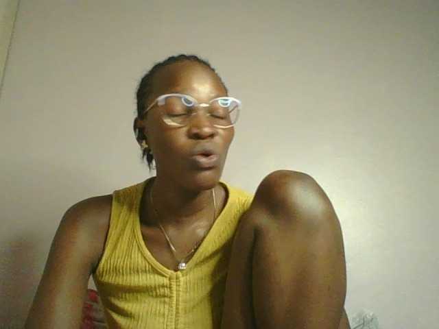 Jennyf, live now on BongaCams
