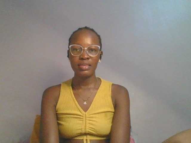 Jennyf live cam on BongaCams