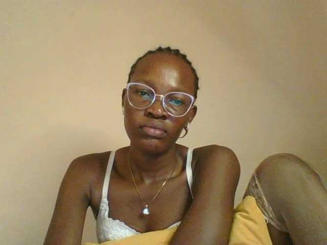 Jennyf live cam on BongaCams