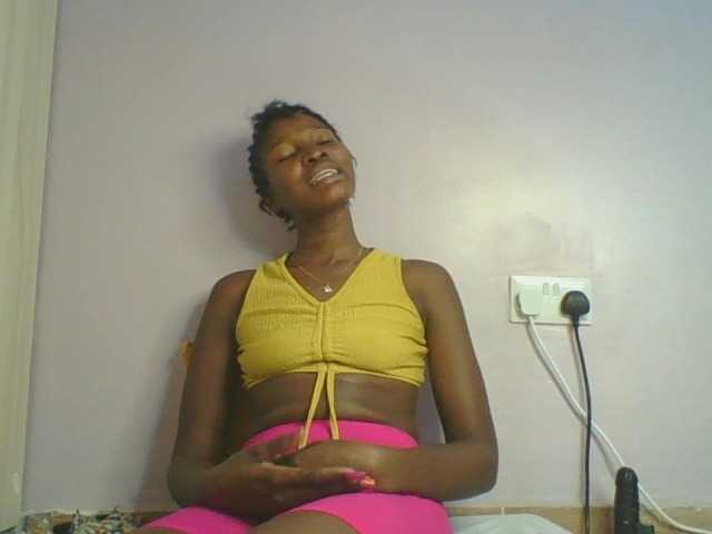 Jennyf live cam on BongaCams