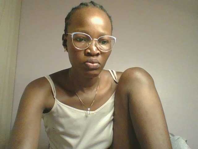 Jennyf live cam on BongaCams