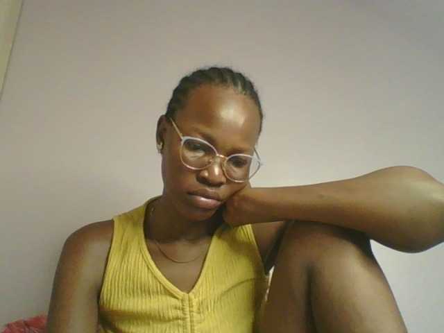 Jennyf, live now on BongaCams
