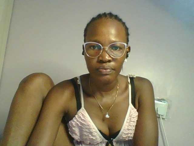 Jennyf live cam on BongaCams