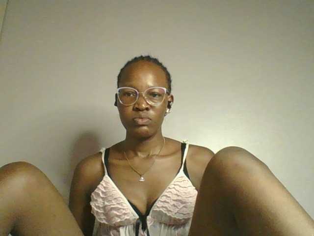 Jennyf, en vivo ahora en BongaCams
