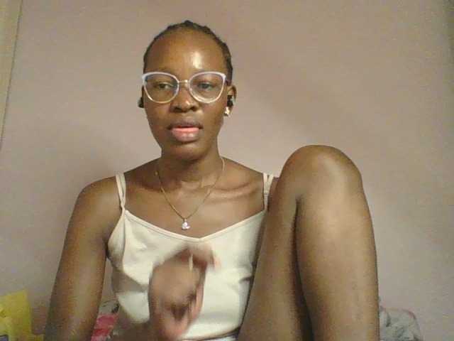 Jennyf live cam on BongaCams