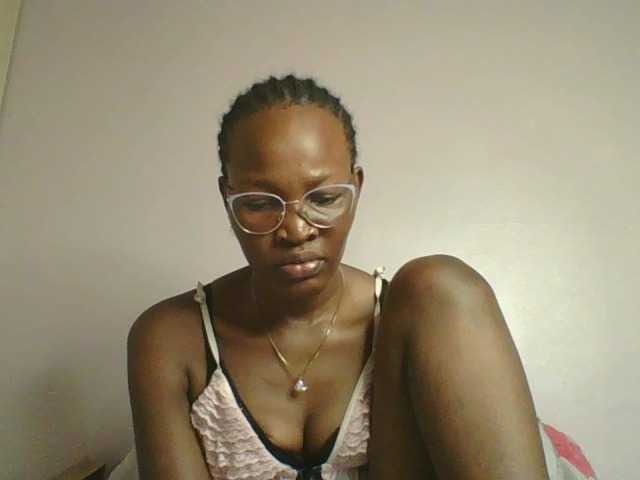 Jennyf, en vivo ahora en BongaCams