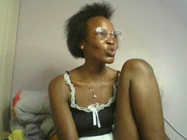 Jennyf live cam on BongaCams