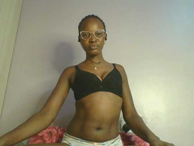 Jennyf live cam on BongaCams