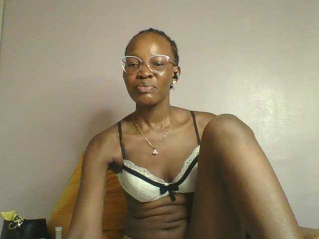 Jennyf live cam on BongaCams