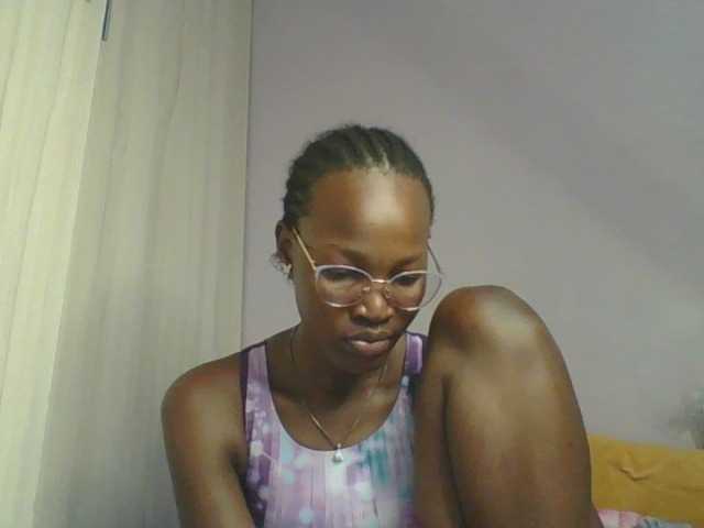 Jennyf, en vivo ahora en BongaCams