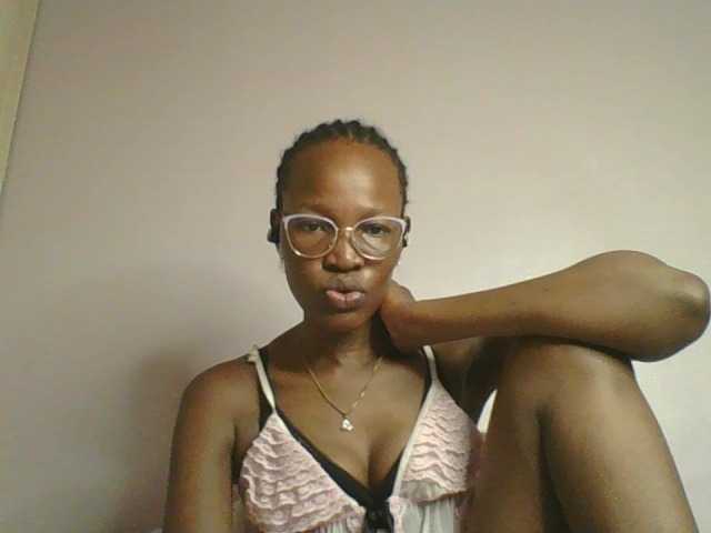 Jennyf, en vivo ahora en BongaCams