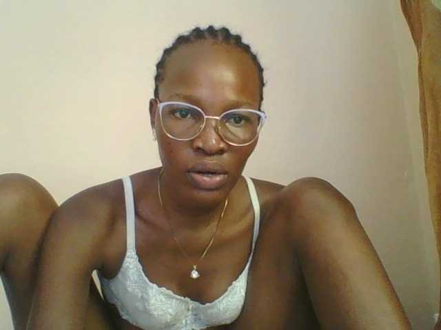 Jennyf live cam on BongaCams