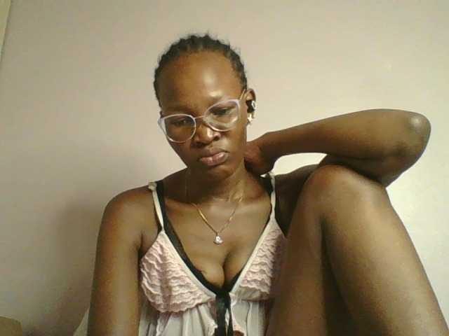 Jennyf, en vivo ahora en BongaCams