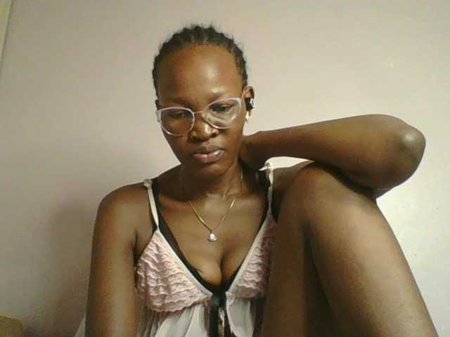 Jennyf, en vivo ahora en BongaCams