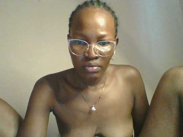 Jennyf live cam on BongaCams