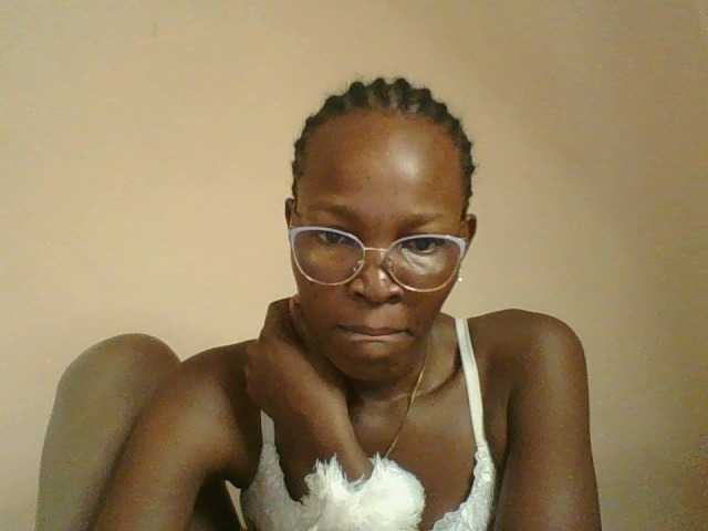 Jennyf live cam on BongaCams