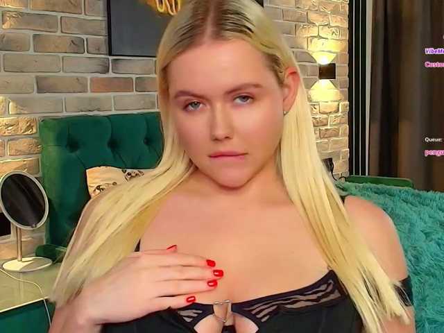 Julia-Robertson live cam on BongaCams