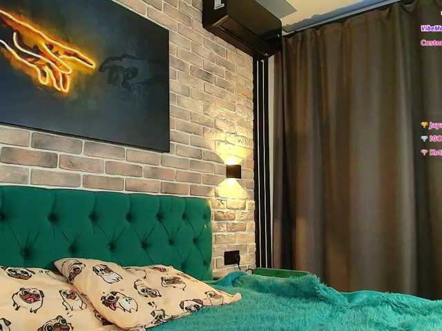 Julia-Robertson live cam on BongaCams