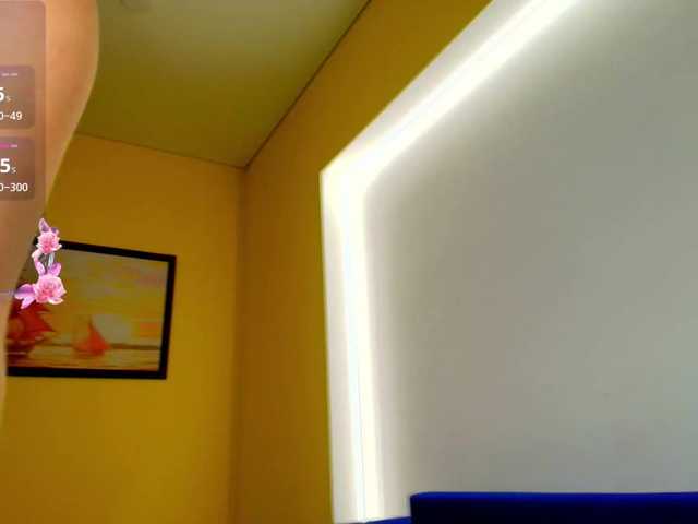 Julia-Robertson live cam on BongaCams