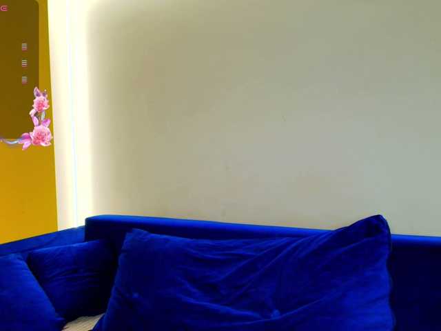 Julia-Robertson live cam on BongaCams