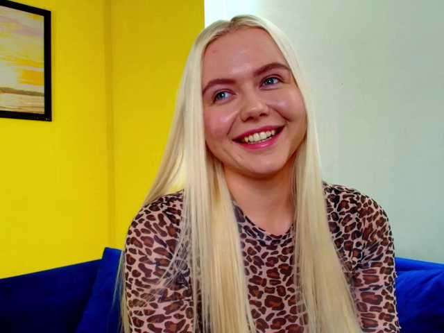 Julia-Robertson live cam on BongaCams