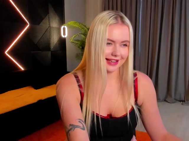 Julia-Robertson live cam on BongaCams