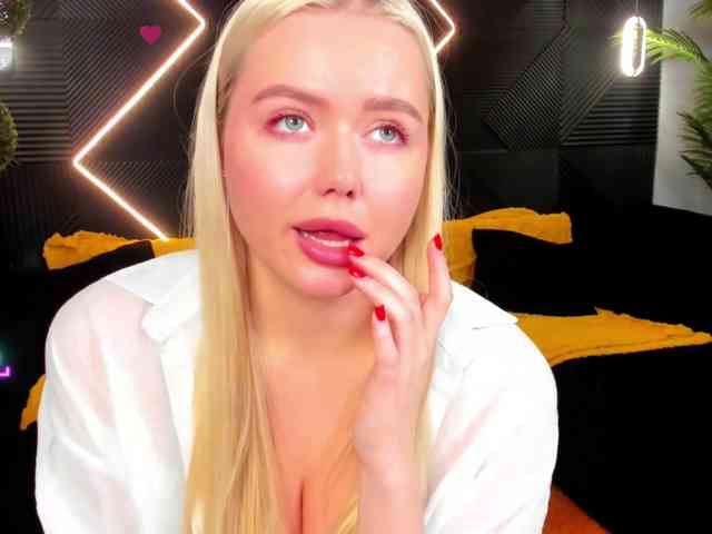 Julia-Robertson webcam