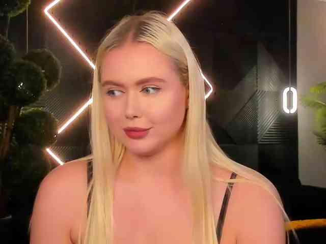 Julia-Robertson webcam