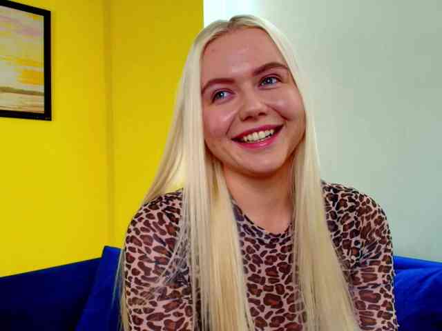 Julia-Robertson webcam