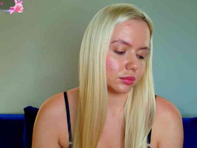 Julia-Robertson webcam